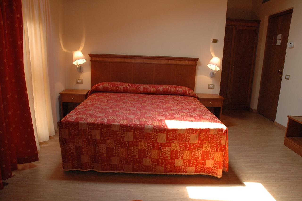 Hotel Il Borghetto Bariano المظهر الخارجي الصورة