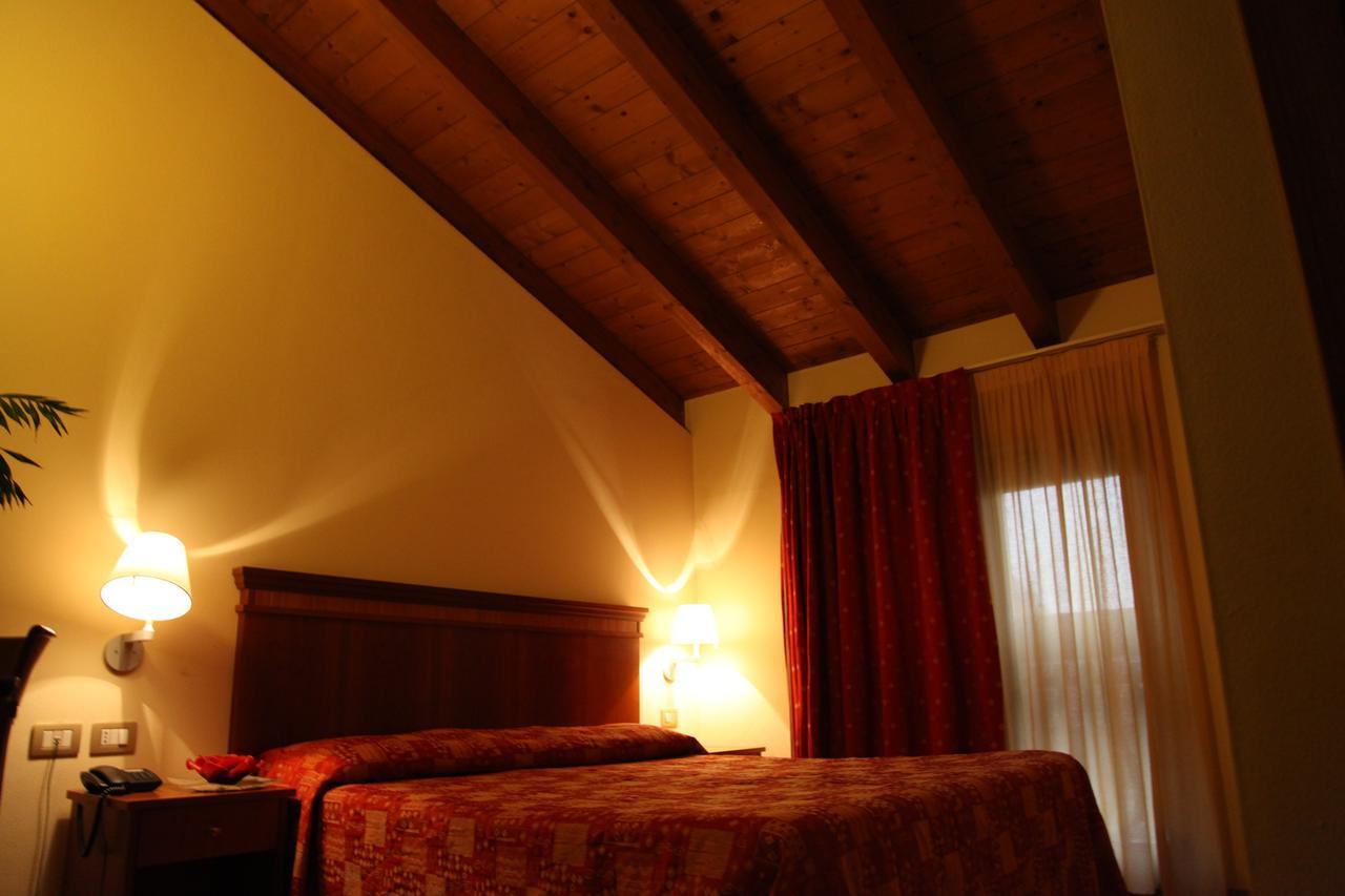 Hotel Il Borghetto Bariano المظهر الخارجي الصورة