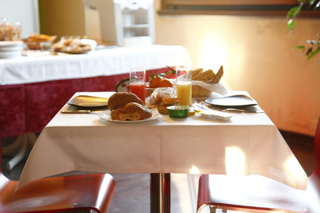 Hotel Il Borghetto Bariano المظهر الخارجي الصورة