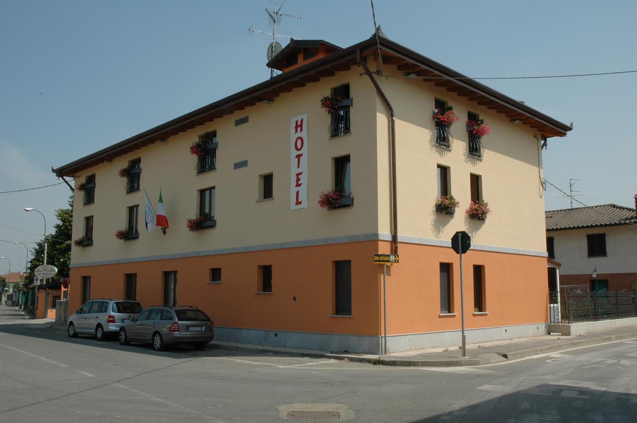 Hotel Il Borghetto Bariano المظهر الخارجي الصورة